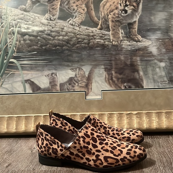 Leopard Print Men's Slip-On Shoes - Picture 7 of 7